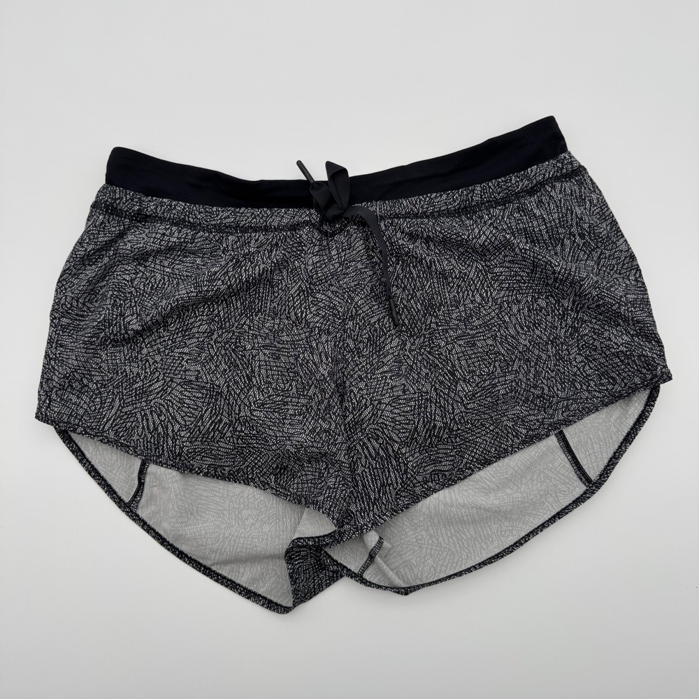 Lululemon Run It Out Shorts Black White Print Running Athletic Womens 6